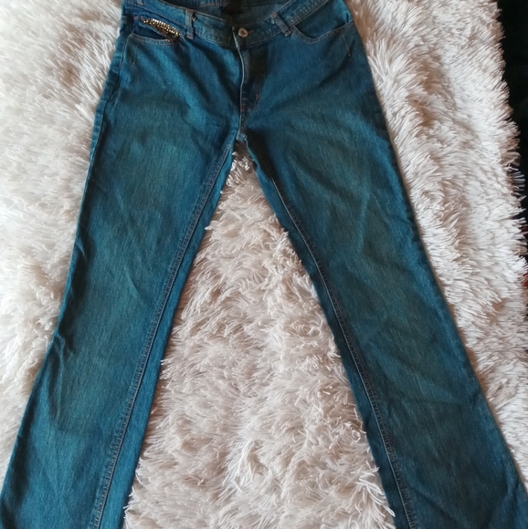 Drama Jean with Sequin back pockets - Picture 8 of 16